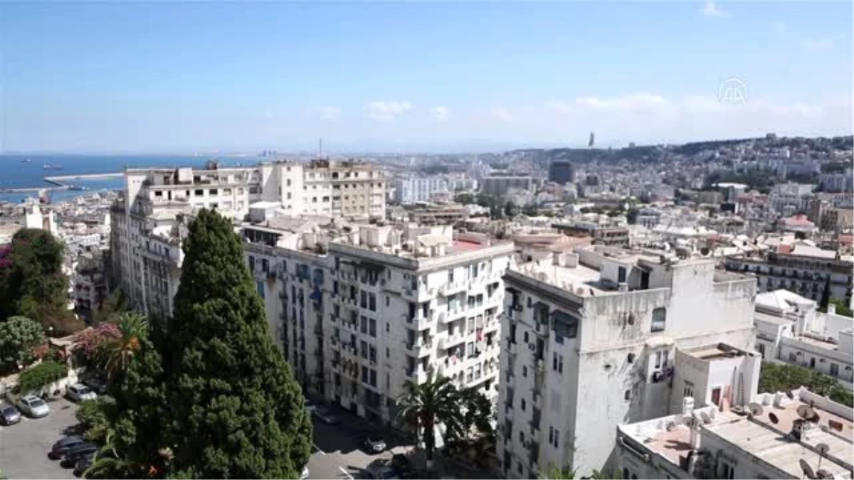 Cezayir dünyanın üçüncü büyük camisini açmaya hazırlanıyor