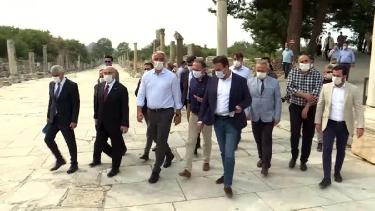 Kültür ve Turizm Bakanı Ersoy, Efes Antik Kenti\'nde incelemelerde bulundu - İZMİR