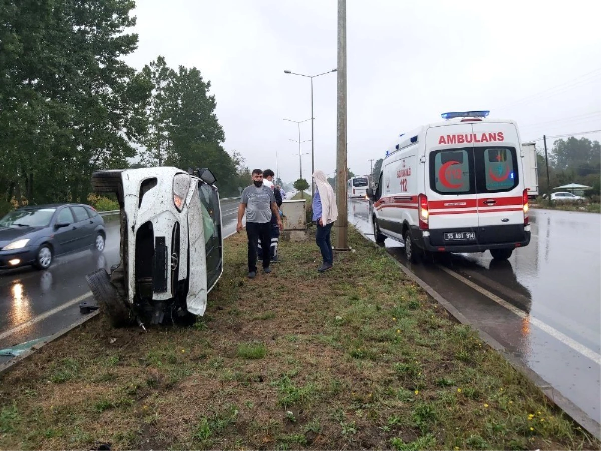 Samsun\'da kontrolü kaybeden sürücü refüje çıktı