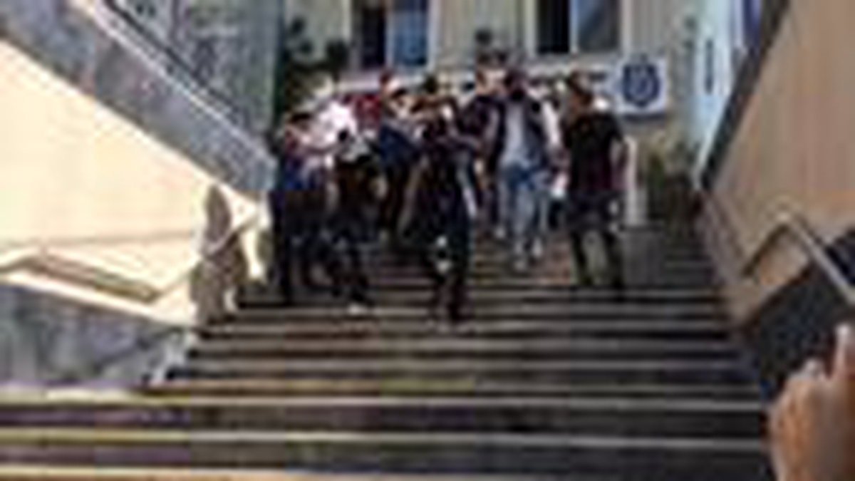 Şişli bir kişinin öldürüldüğü husumetli iki grubun kavgası kamerada