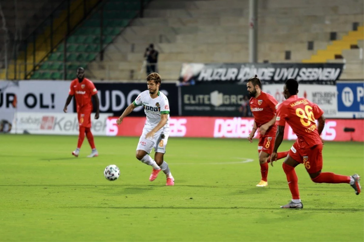 Süper Lig: Aytemiz Alanyaspor: 1 Hes Kablo Kayserispor: 0 (İlk yarı)