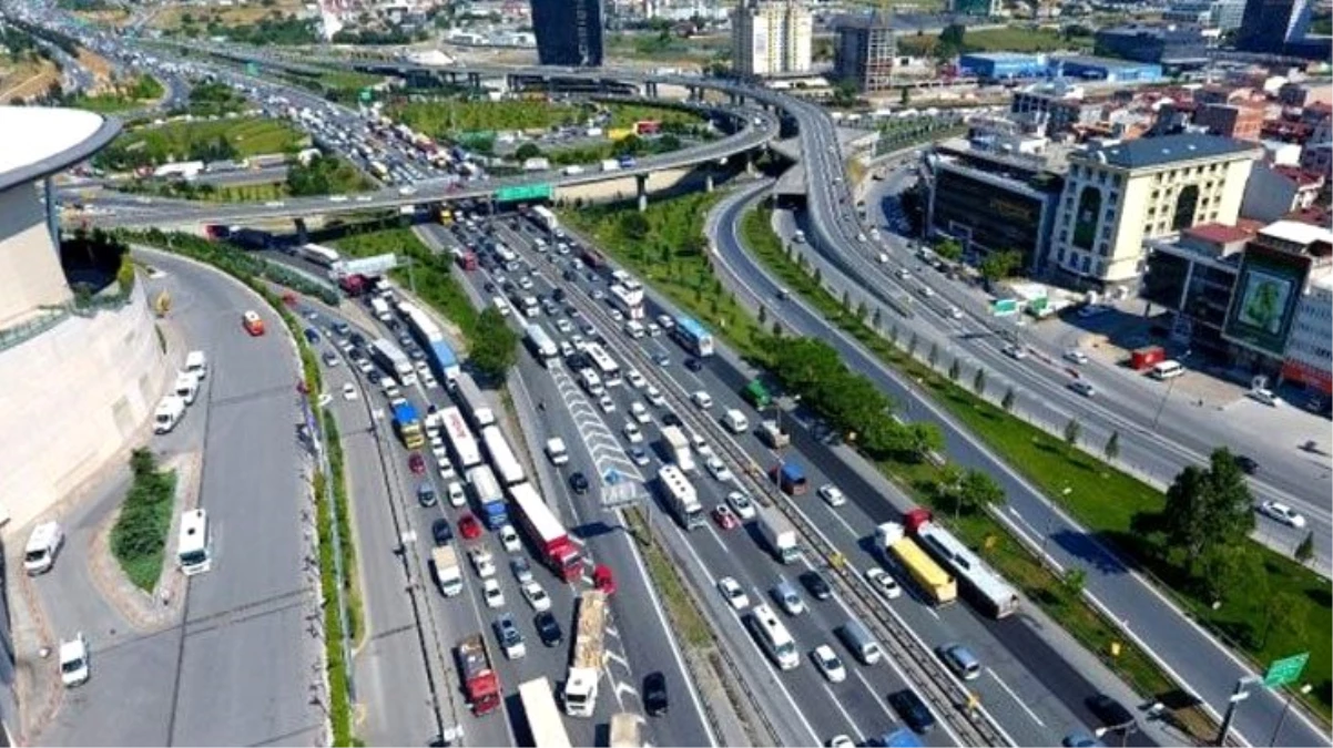 Vodafone İstanbul Yarı Maratonu nedeniyle bazı yollar trafiğe kapatıldı