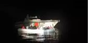 Yunanistan'ın ölüme terk ettiği 32 kaçak göçmeni Sahil Güvenlik kurtardı