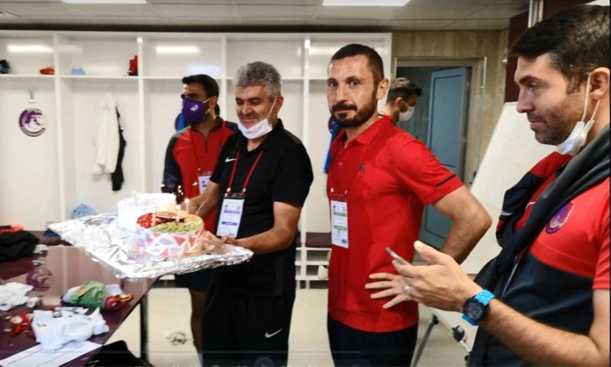 Ankara Keçiörengücü Teknik Direktörü İlker Püren\'e doğum günü hediyesi 3 puan