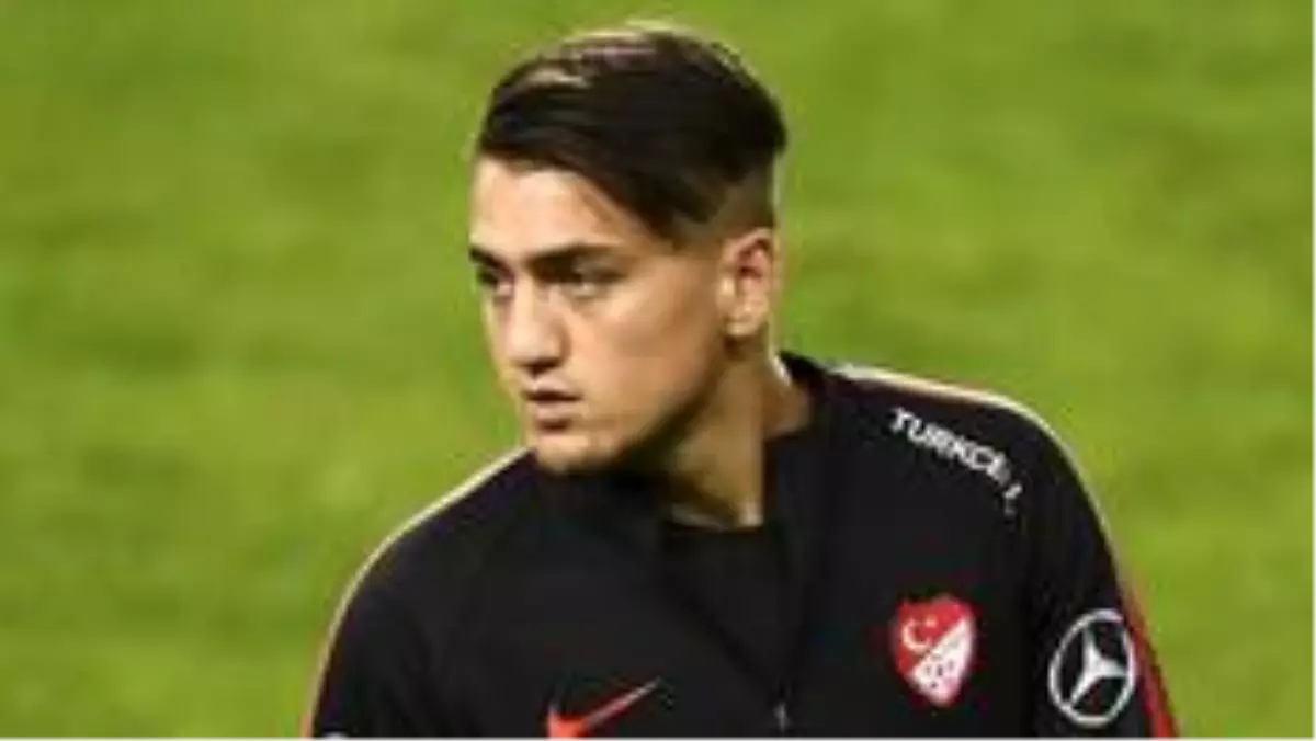 Cengiz Ünder Roma\'dan, Premier Lig takımı Leicester City\'ye transfer oldu