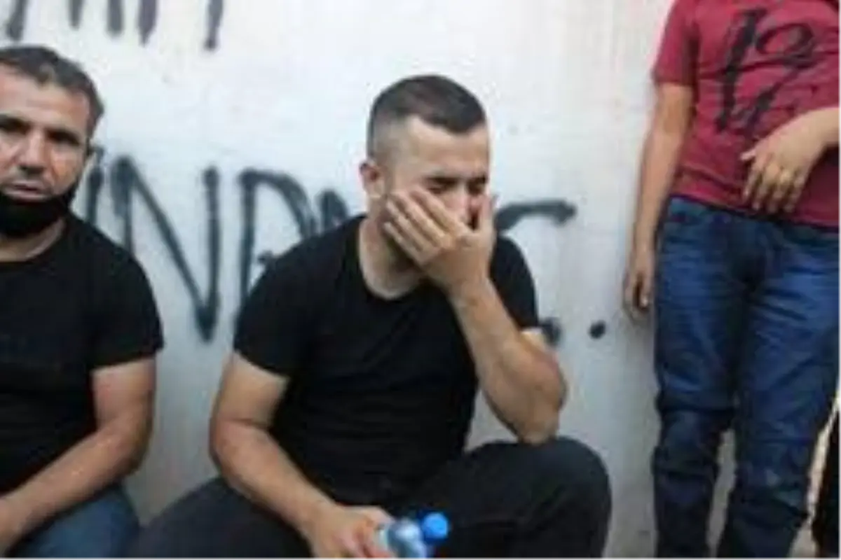 Ekmek teknesinin yanmasını gözyaşları içinde izledi