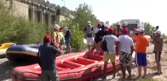 Göksu Irmağı'nda rafting keyfi