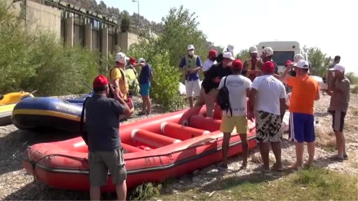 Göksu Irmağı\'nda rafting keyfi