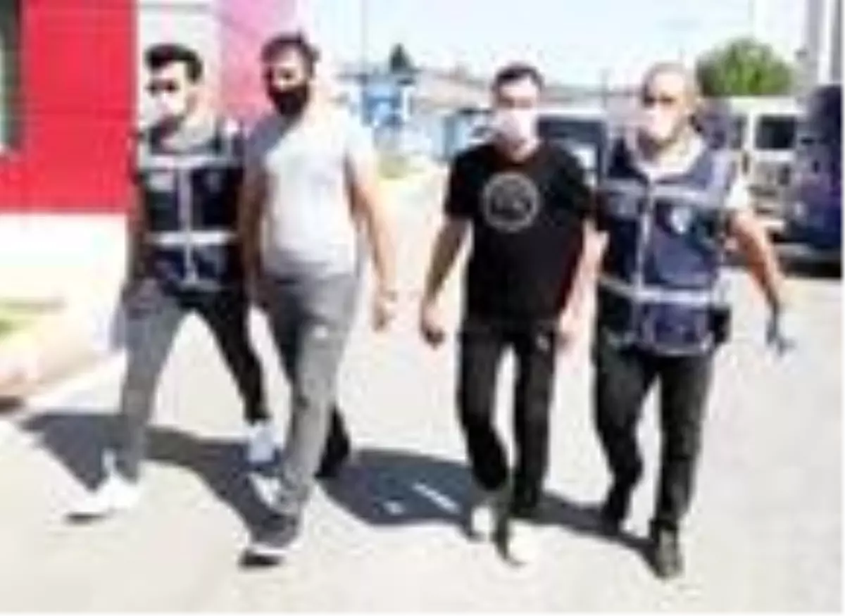 Son Dakika: Kameradan belirlenen otomobilden hırsızlık şüphelileri tutuklandı