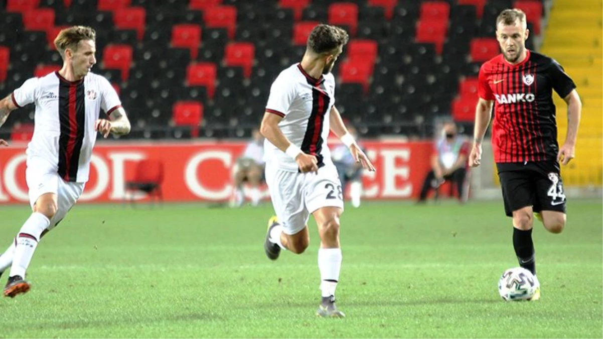 Karagümrük, Mevlüt Erdinç\'in son dakika golüyle Gaziantep FK ile 2-2 berabere kaldı