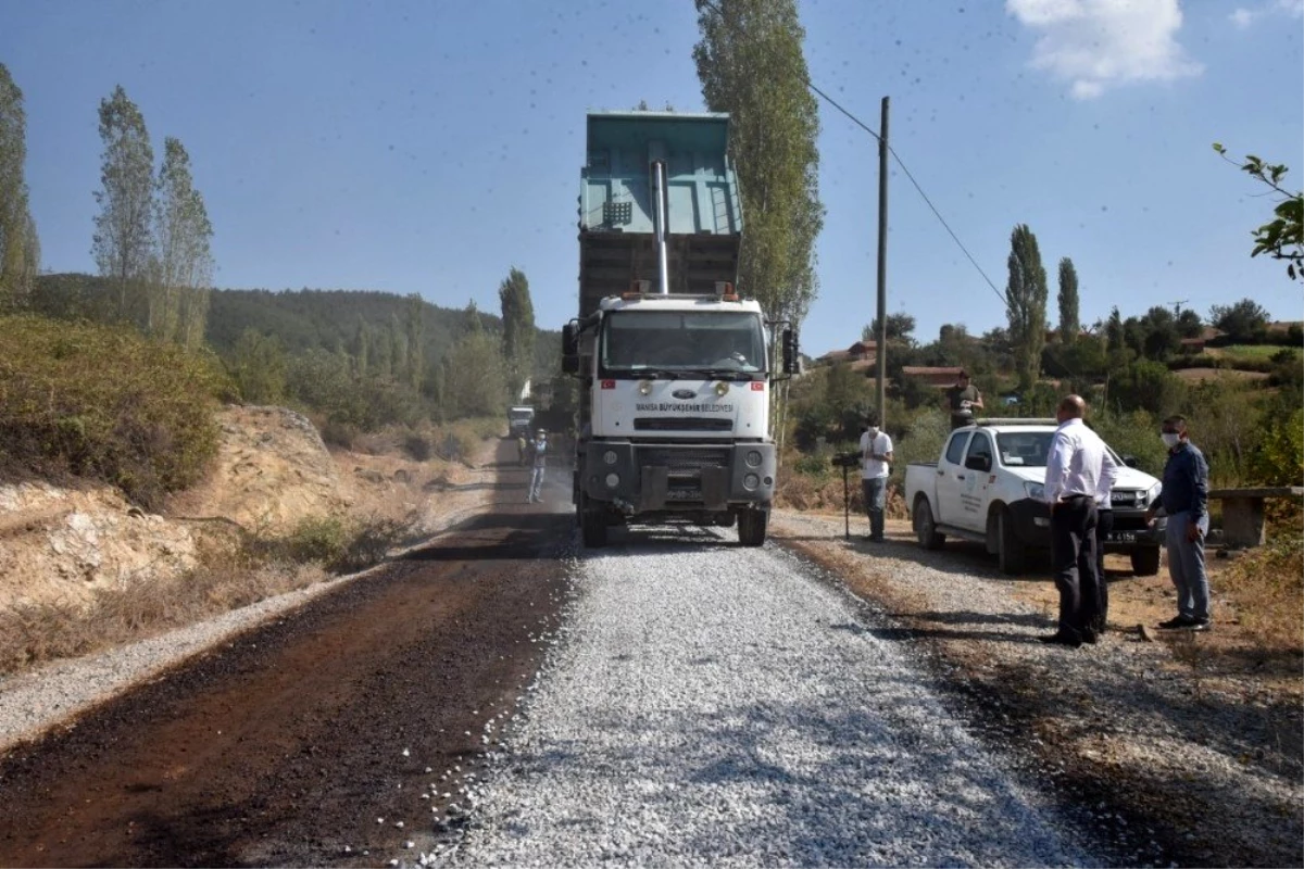 Manisa\'nın dört bir yanında yol çalışması