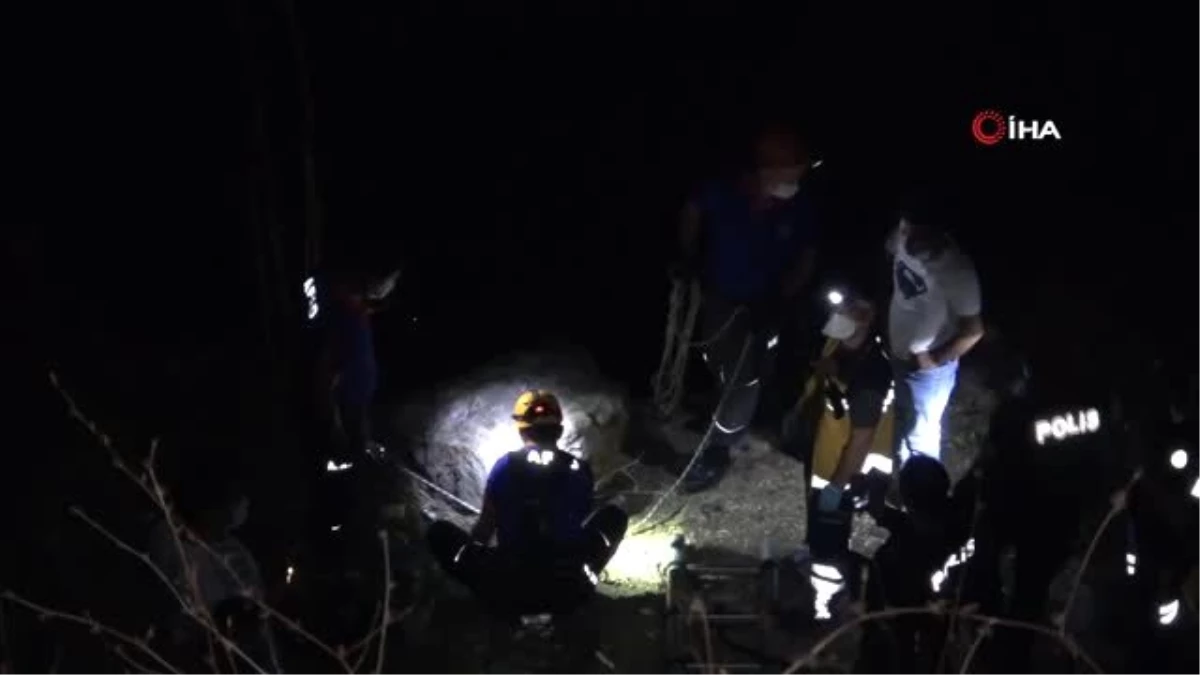 Alkollü olduğu iddia edilen şahıs kayalıklara düştü, ekipler kurtarmak için seferber oldu