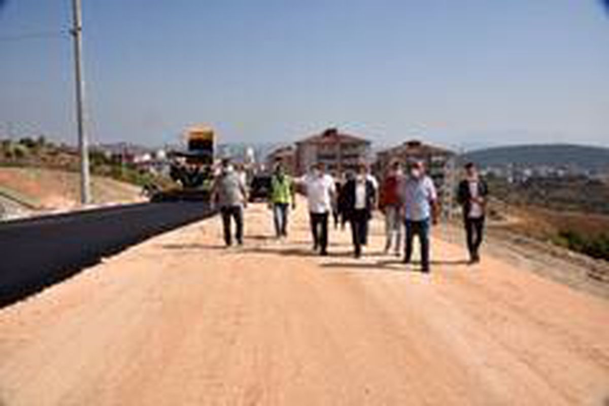 Başkan Şahin, asfalt çalışmalarını inceledi