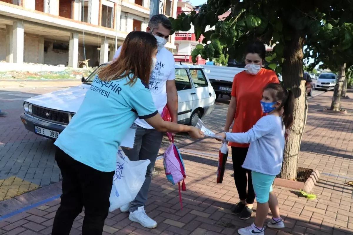 Büyükşehir Bozdoğan\'da minik öğrencileri unutmadı