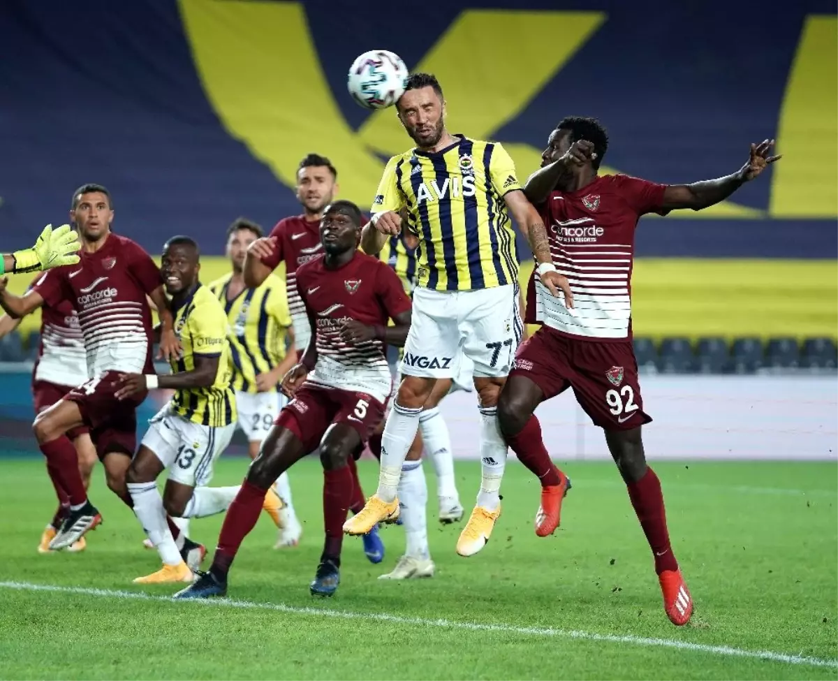 Fenerbahçe sahadan golsüz eşitlikle ayrıldı