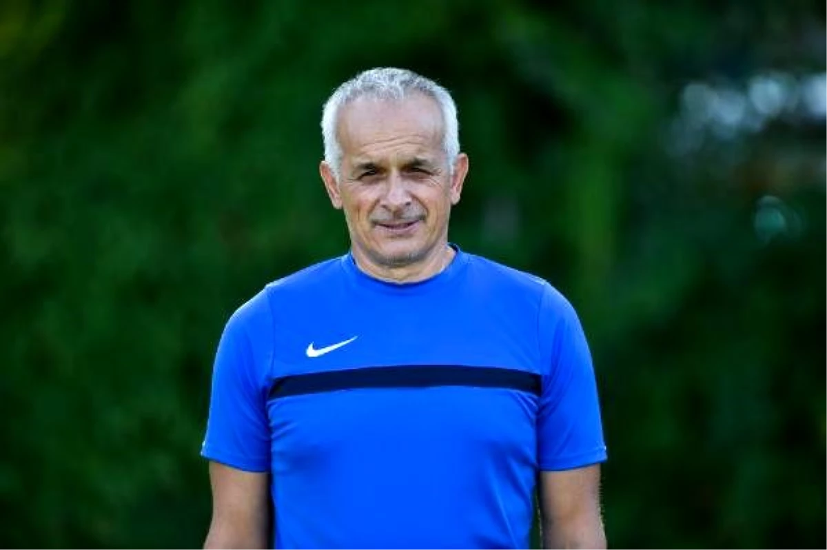 İnegölspor Teknik Direktörü Osman Özdemir: İyi oynadık fakat gol atamadık