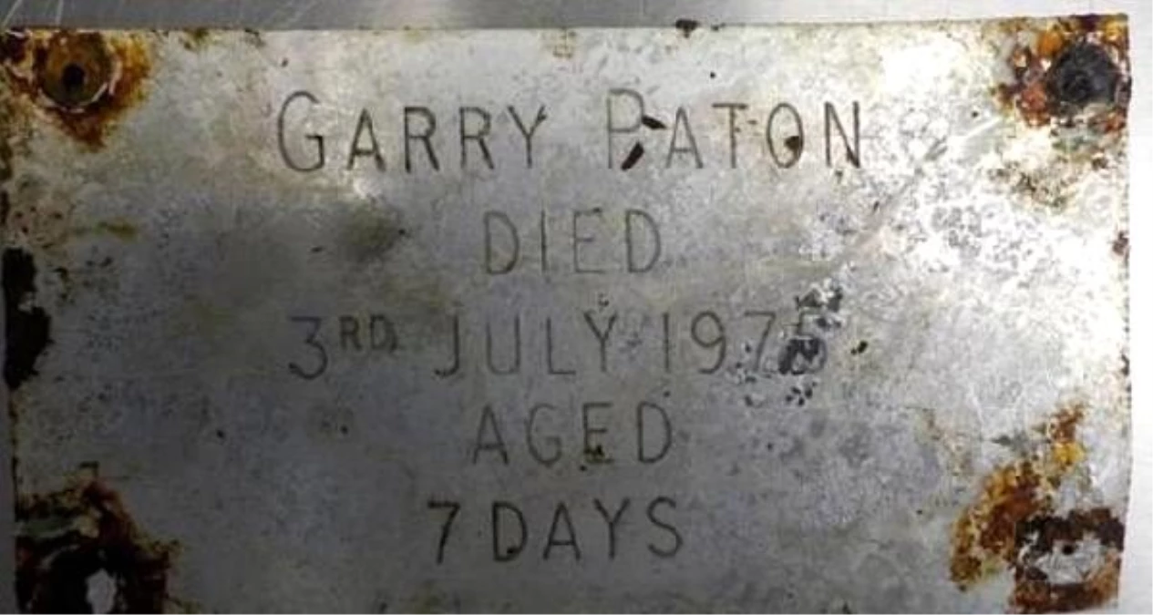 İskoçya\'da annenin 45 yıl önce ölen bebeğinin mezarı boş çıktı