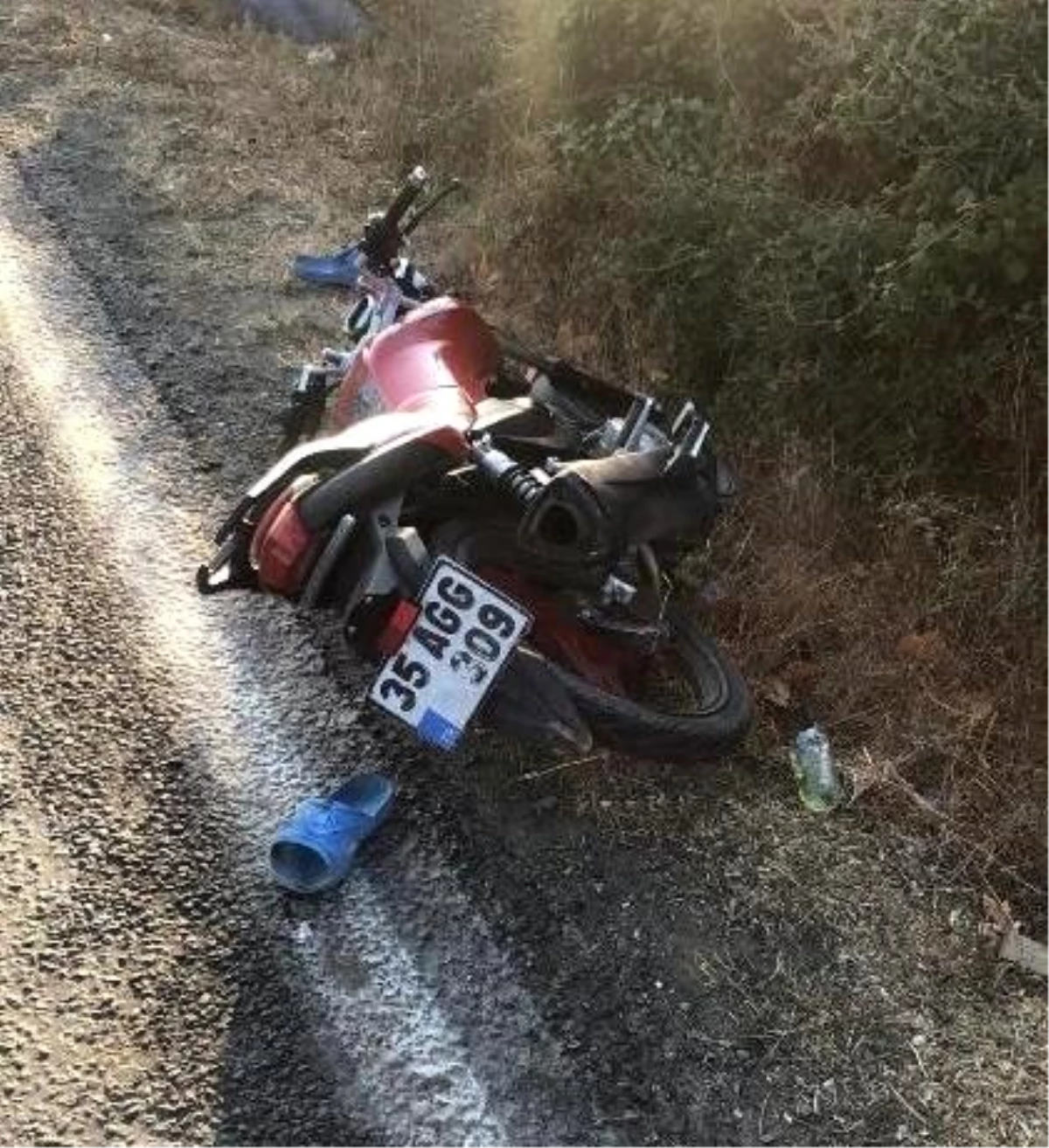 Motosikletine yakıt doldurmak istemişti, otomobilin çarpmasıyla yaralandı