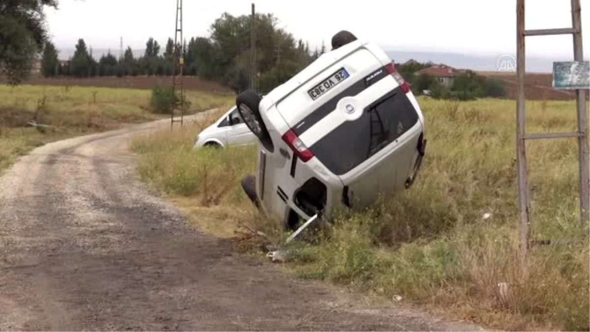 Son dakika gündem: Otomobille çarpışan hafif ticari araçtaki 4 kişiden biri öldü - ESKİŞEHİR