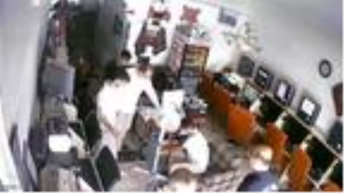 Son dakika haberi... Polisin denetim yaptığı sırada iş yeri sahibinin telefonunu çaldı