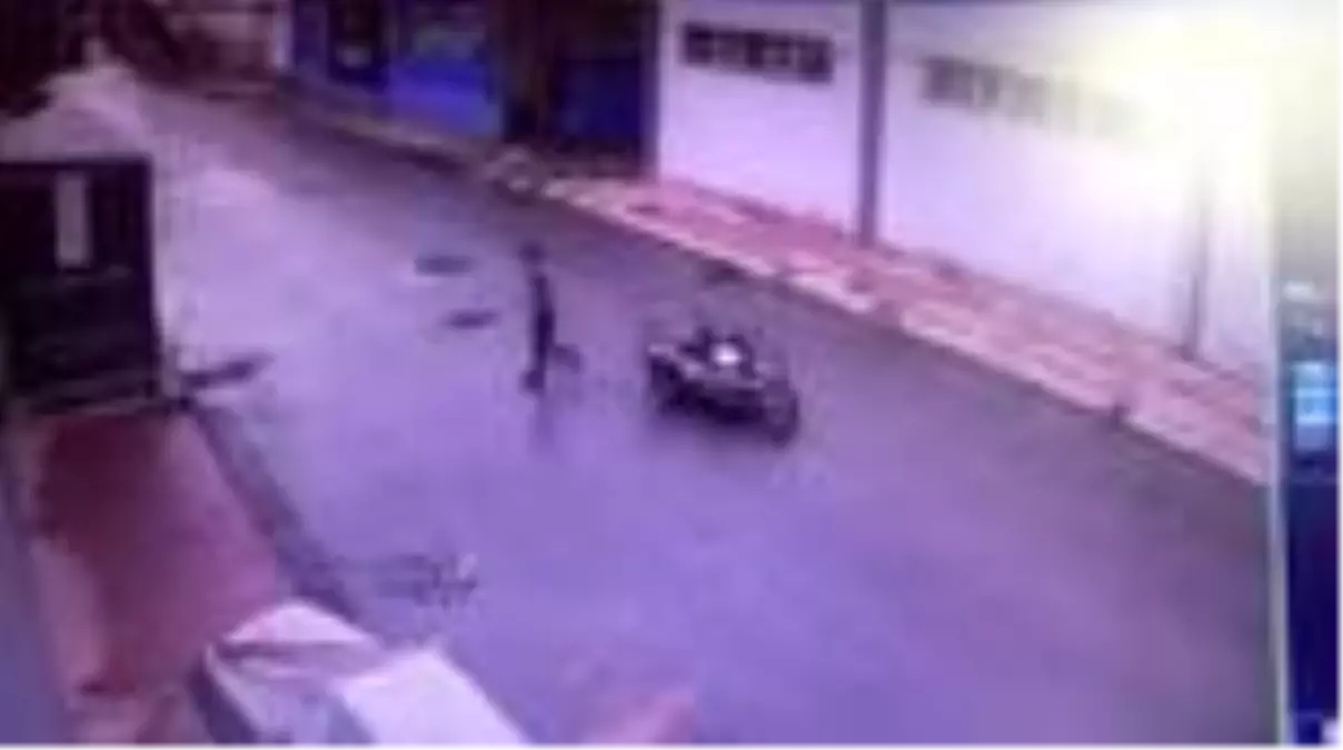 Rögar kapağı hırsızlığı güvenlik kamerasına yansıdı - BURSA