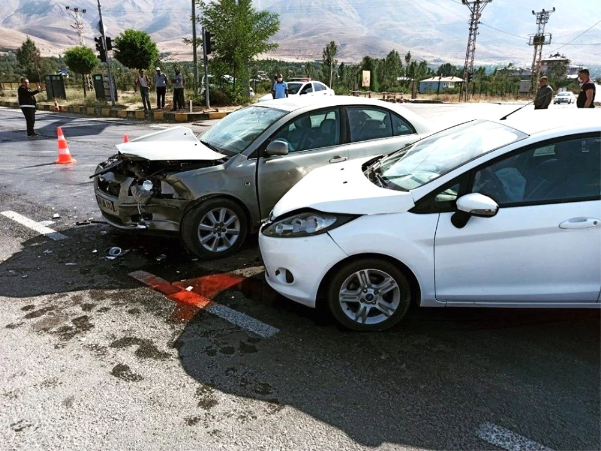 Van\'da trafik kazası: 2 yaralı