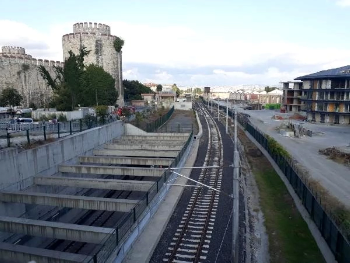 Yenikapı\'da elektrik kabloları yandı: Marmaray\'da seferler durduruldu (1)