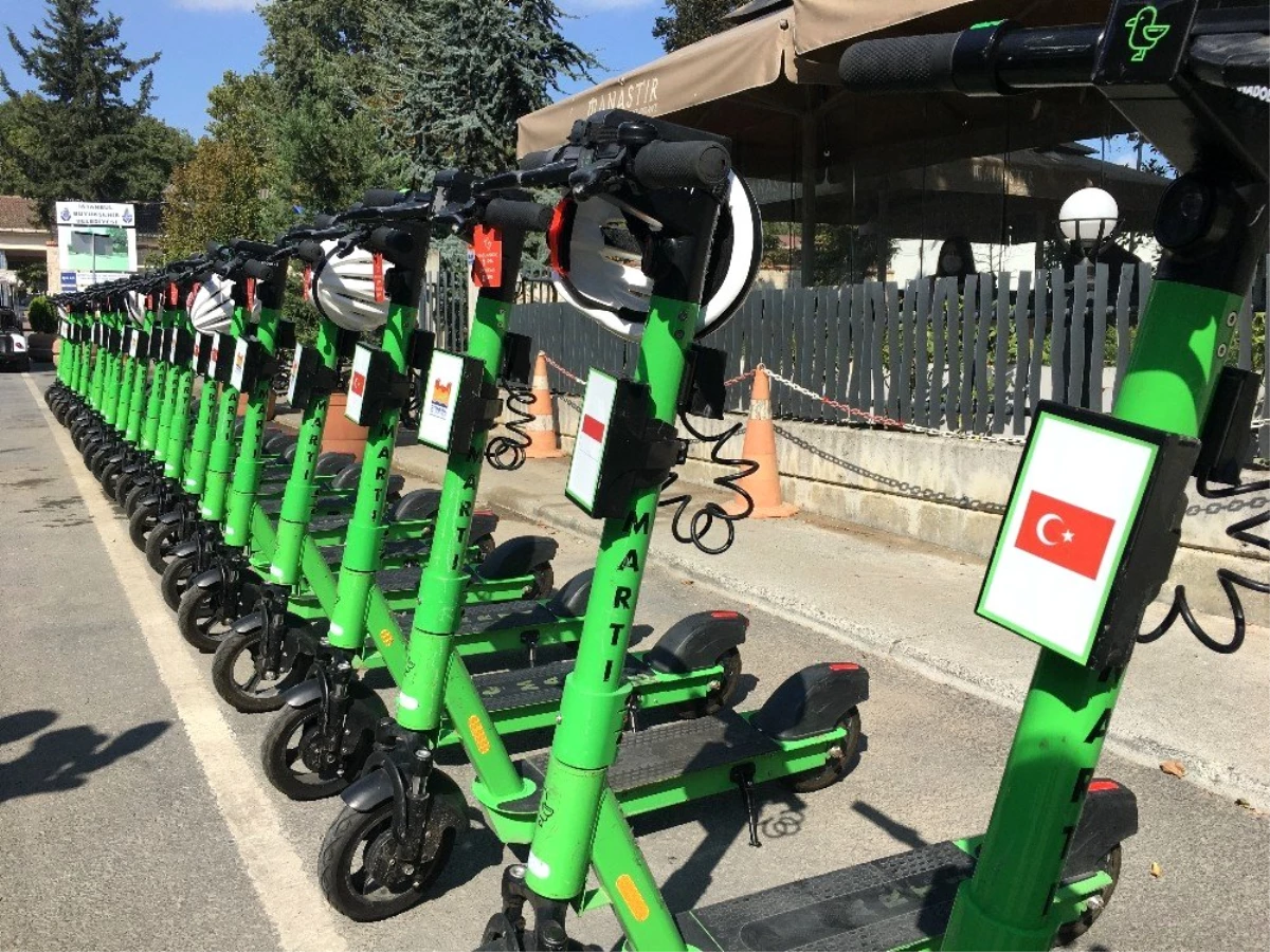 12 ülke konsolosu elektrikli scooter ile Zeytinburnu\'nu gezdi