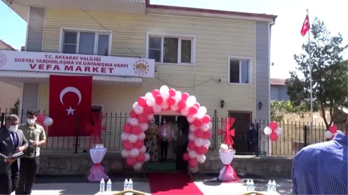 Aksaray\'da ihtiyaç sahiplerine için kurulan "Vefa Market" açıldı