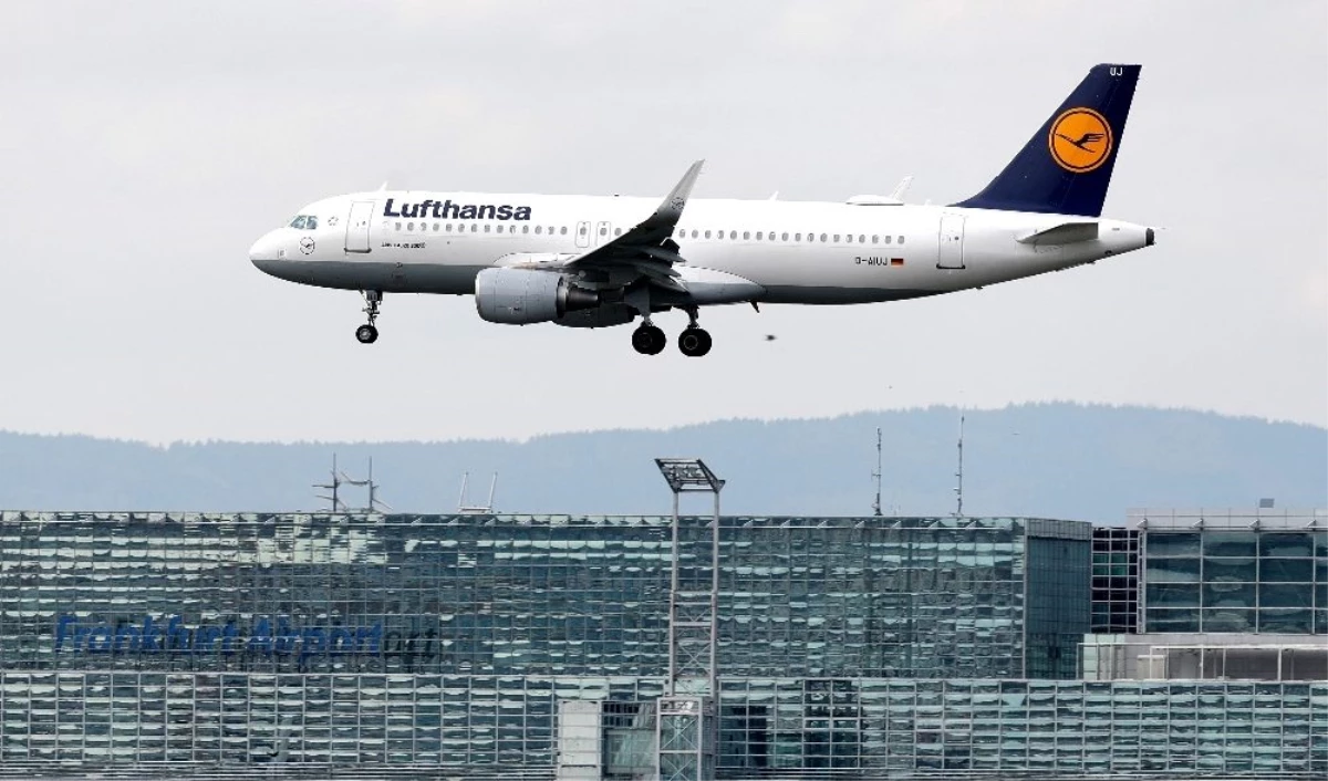 Alman havayolu şirketi LuftHansa\'da çöküş devam ediyor