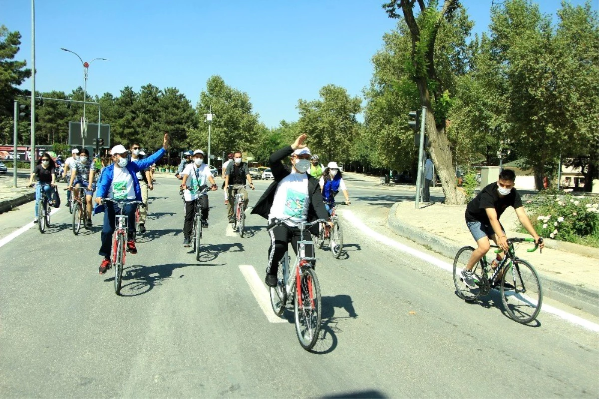 Avrupa Hareketlilik Haftası kapsamında vali ve başkan pedal çevirdi