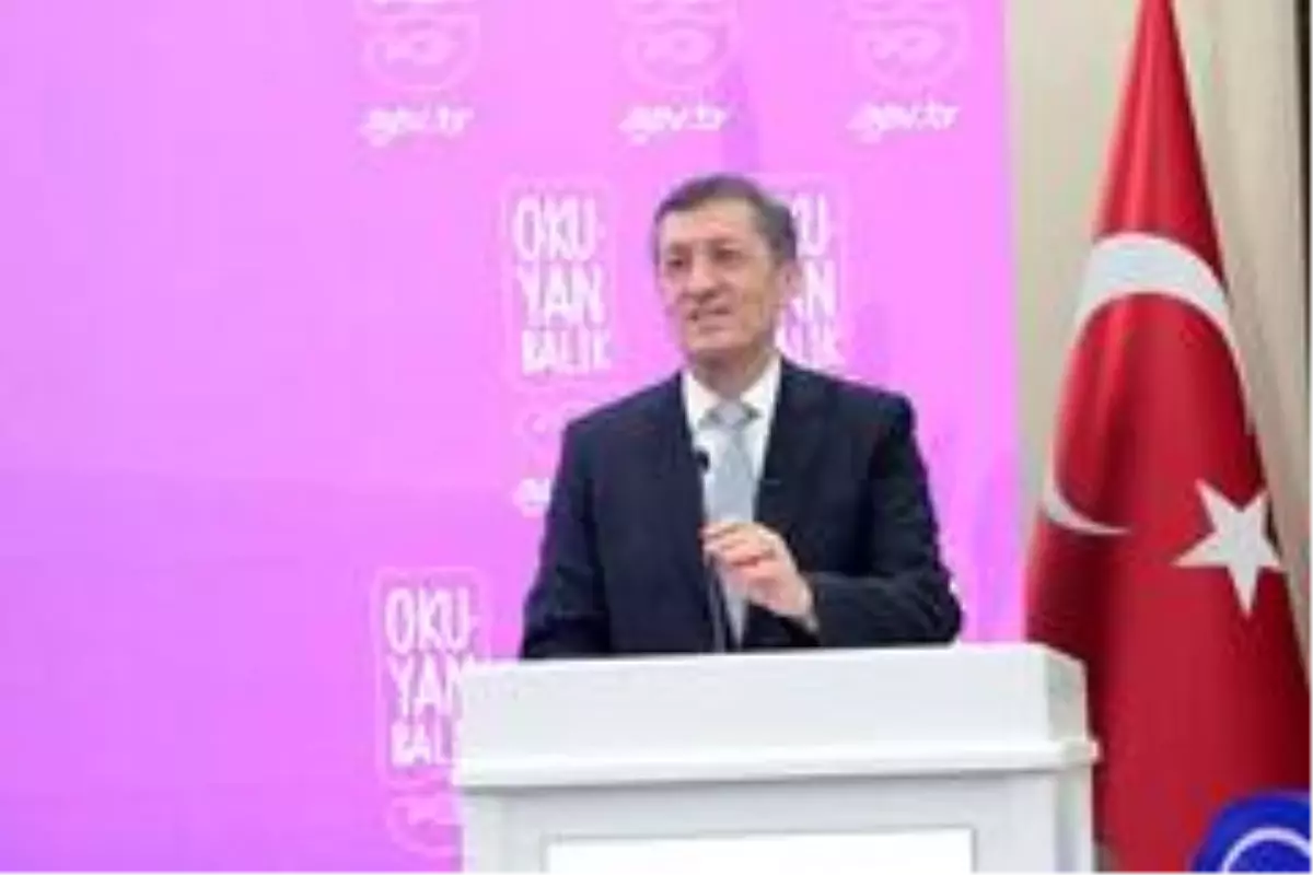 Son dakika... Bakan Selçuk, "Okuyan Balık" Sesli Elektronik Kütüphanesini tanıttı