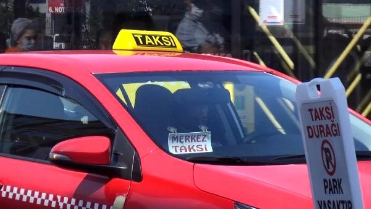 İstanbul\'da alınan karar ile bordo renkteki taksiler sarı renge dönüştürülüyor