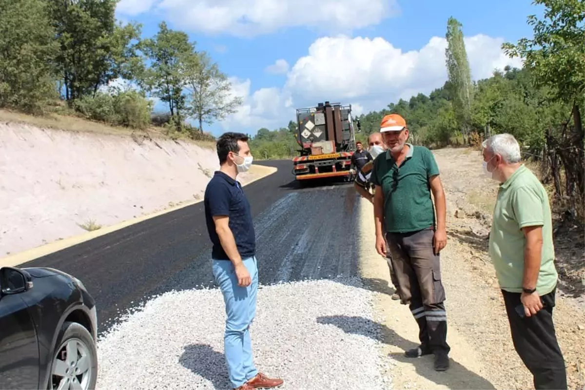 Kaymakam Karadağ, yol asfalt çalışmalarını inceledi