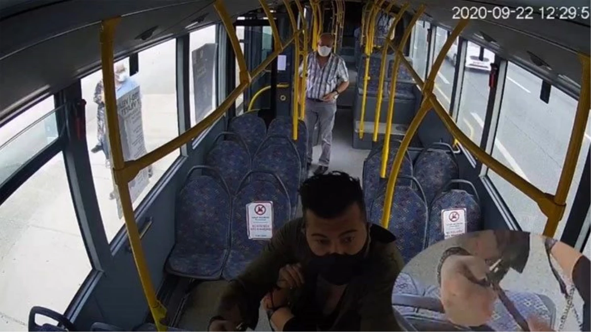 Belediye otobüsünde maske kavgası! Şoför, kendisine bıçakla saldıran yolcuyu çakıyla yaraladı