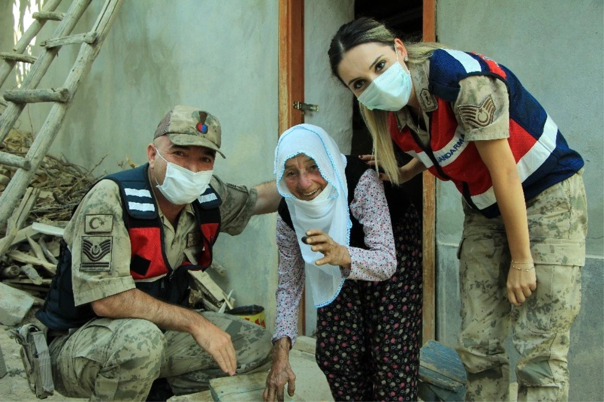 Son dakika haber: Vefalı Mehmetçik, kayıp olduktan sonra bulduğu nineyle bir araya geldi