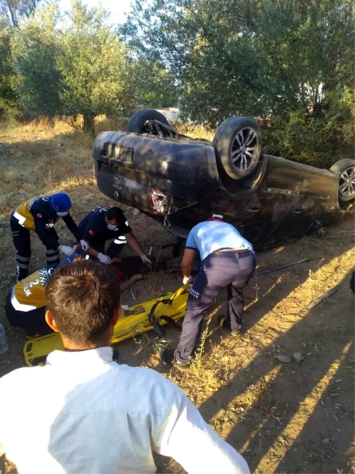 Direksiyon hâkimiyetini kaybeden otomobil takla attı: 3 yaralı