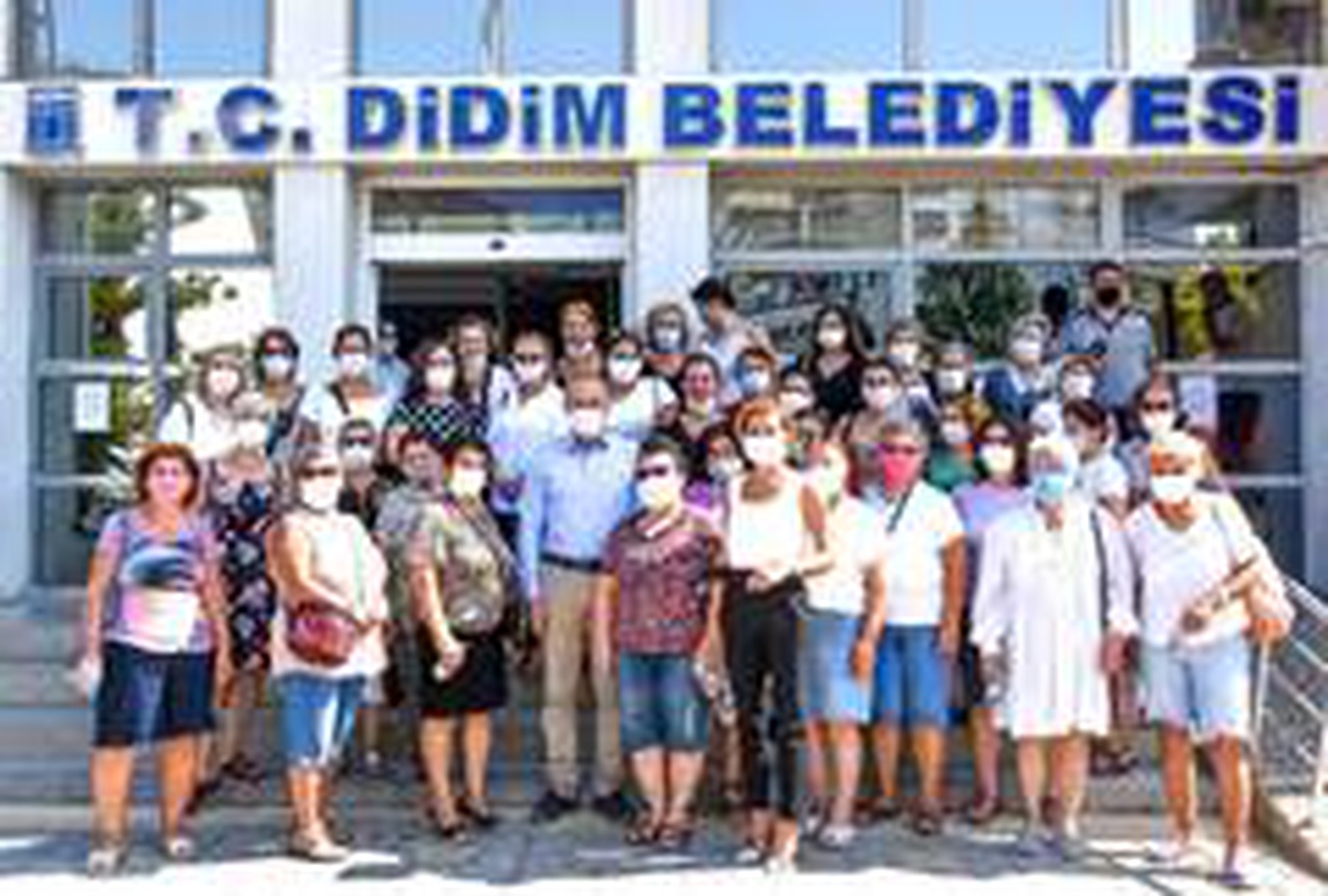 Emekçi kadınlardan Başkan Atabay\'a destek