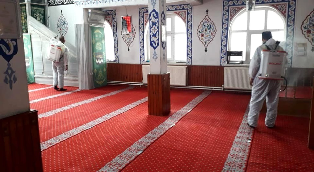 İmam ve görevliler ile cami karantinada