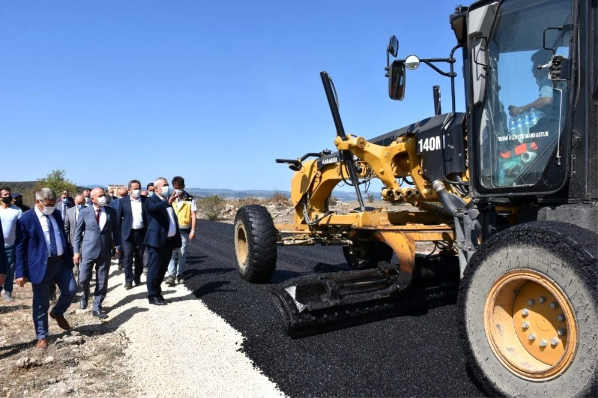 Köy yolları asfalta kavuştu