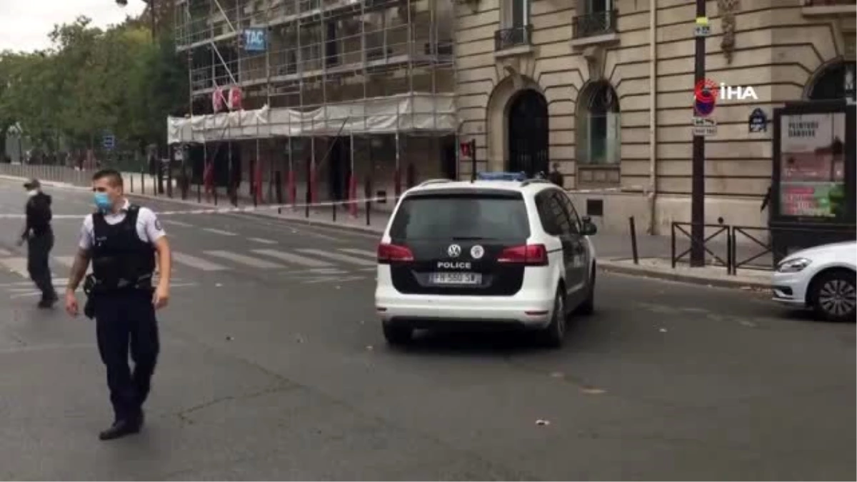 Paris\'te bomba ihbarı üzerinde Eyfel Kulesi\'nin çevresi boşaltıldı