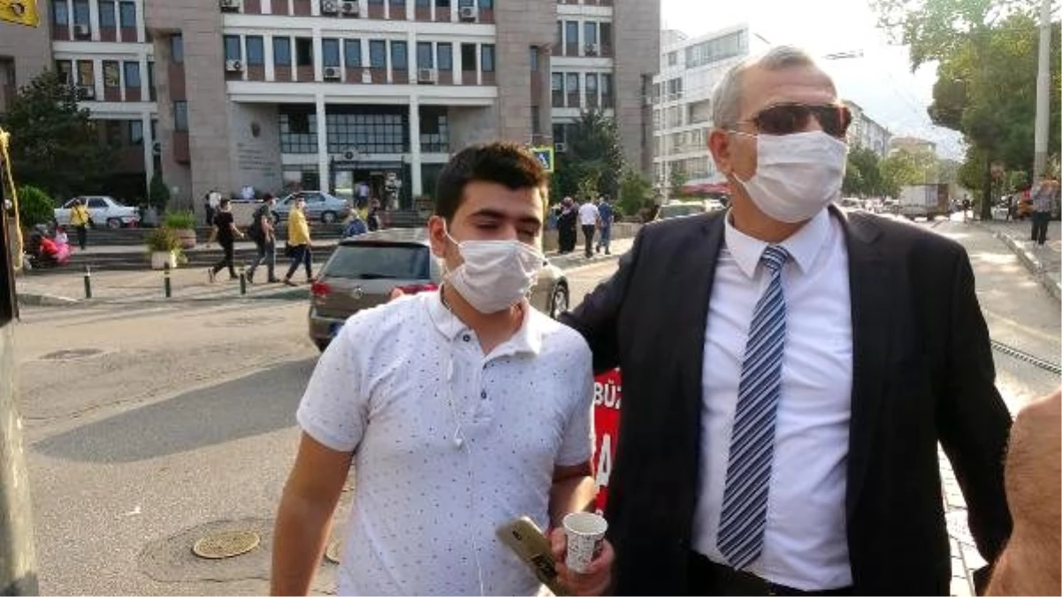 Polisin ceza yazıp maske verdiği kişi, 5 dakika sonra yine maskesiz yakalandı