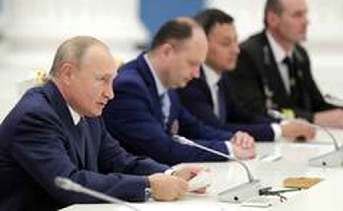 Putin\'den nükleer santral tepkisi: "Odunla mı ısınacaksınız"