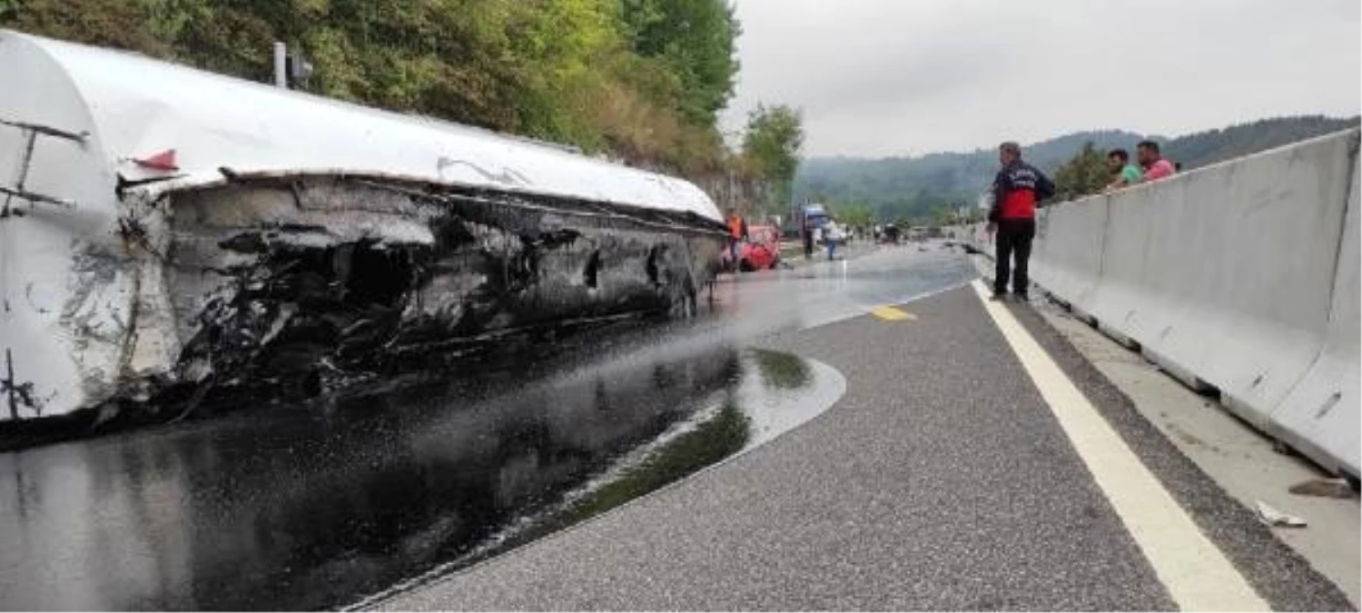 Zift yüklü tanker devrildi, Bolu Dağı ulaşıma kapandı