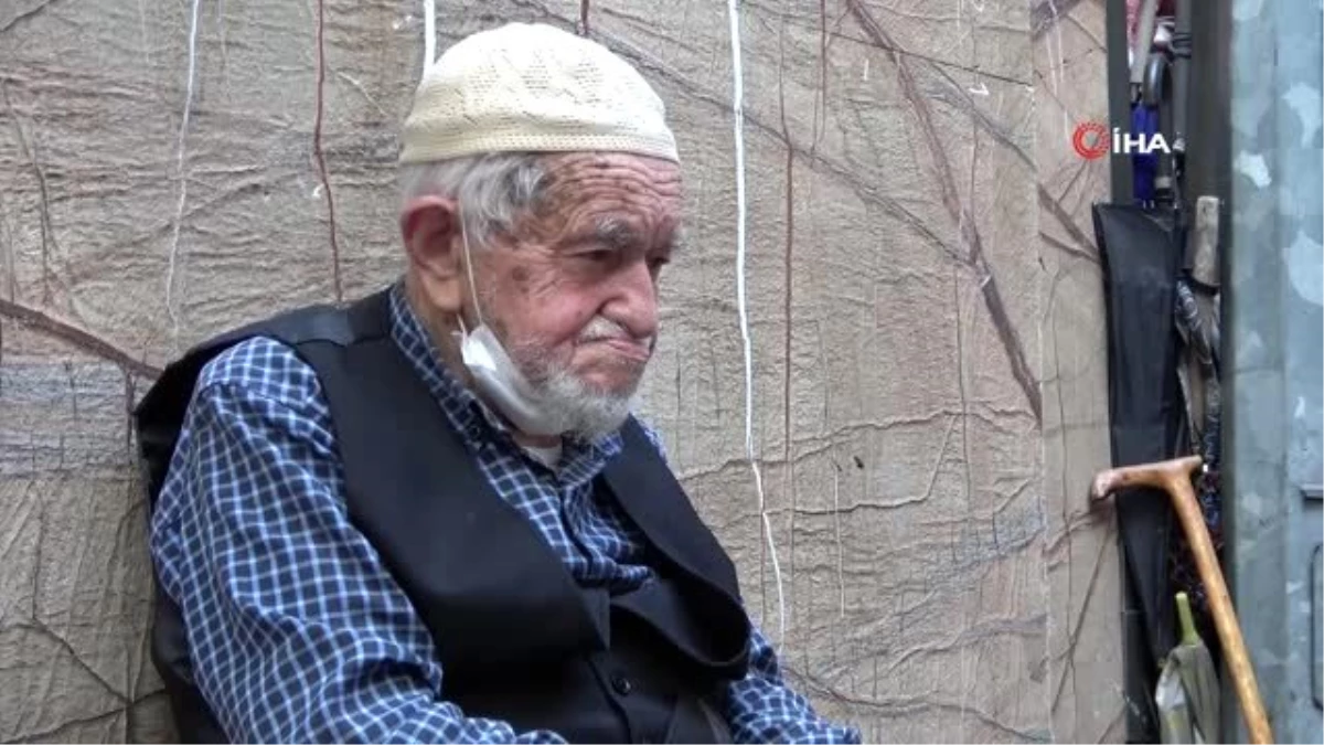 90 yaşındaki şemsiye tamircisi kış sezonuna hazırlanıyor