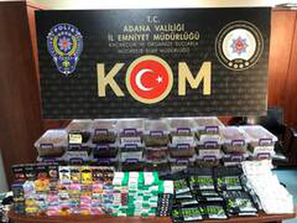 Adana\'da 340 bin liralık kaçak ürün ele geçirildi