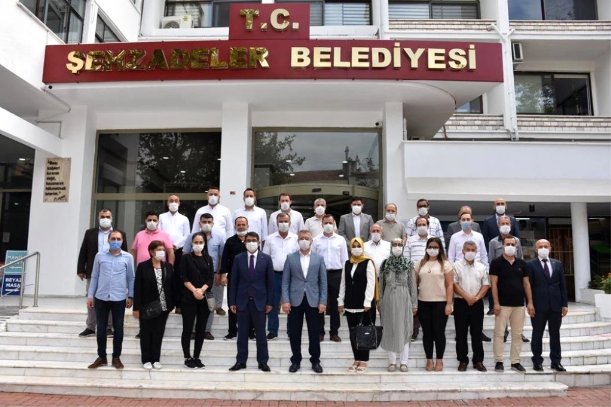 Başkan Çelik AK Parti Şehzadeler Teşkilatı\'nı ağırladı