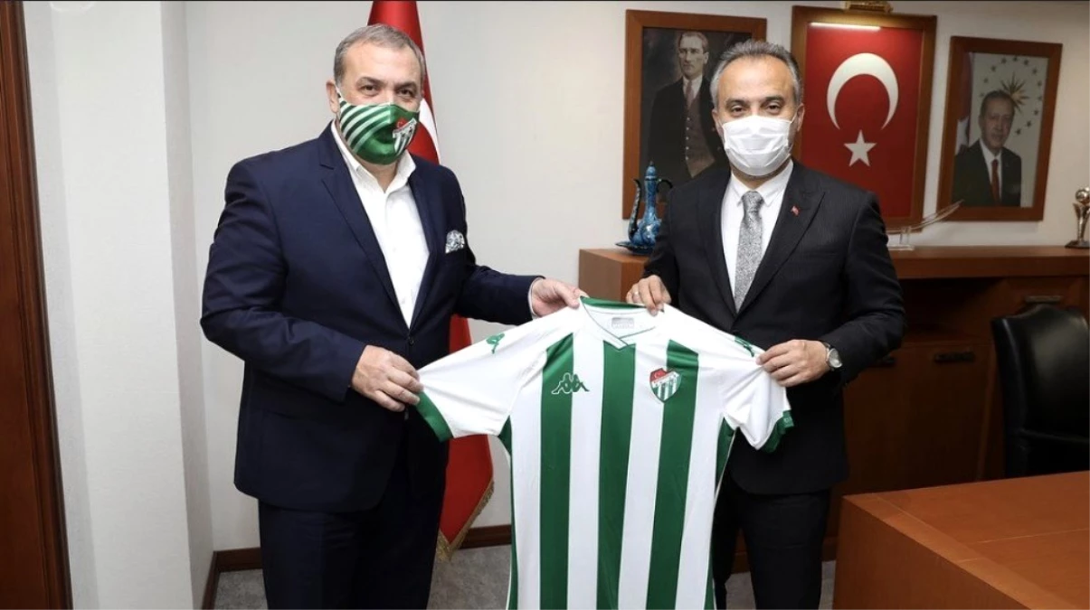Bursaspor, Büyükşehir Belediye Başkanı Alinur Aktaş\'ı ziyaret etti