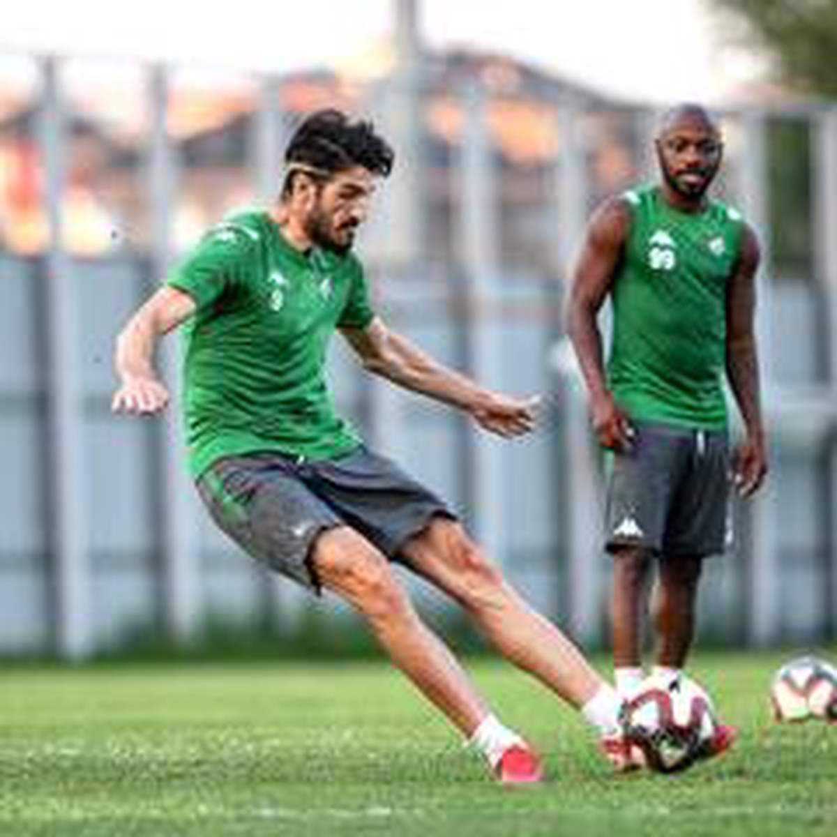 Bursaspor\'da Kubilay Kanatsızkuş sözleşmesini feshetti