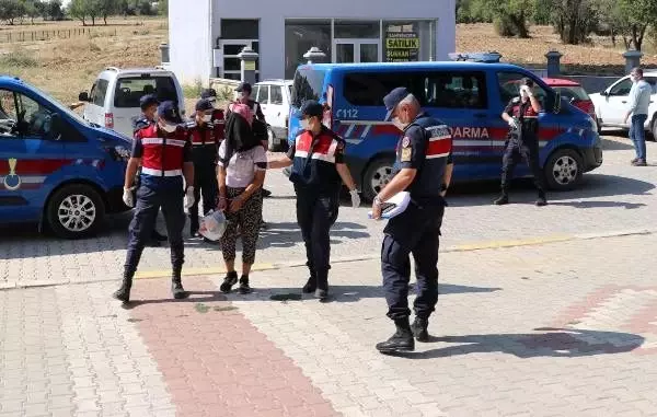 Otostopla durdurdukları araca binen 3 kadın, araçtaki engellinin 2 bin lirasını gasbetti